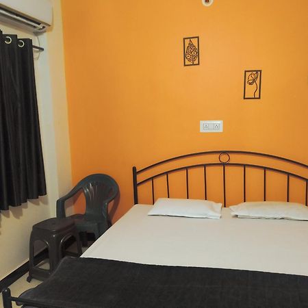 Shivlok Guest House Удджайн Экстерьер фото