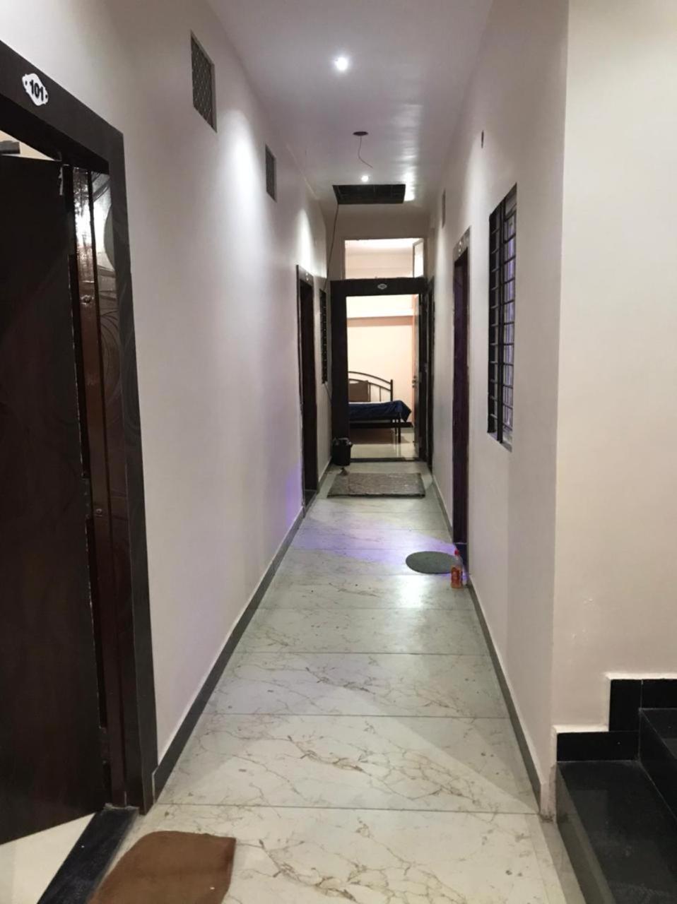 Shivlok Guest House Удджайн Экстерьер фото