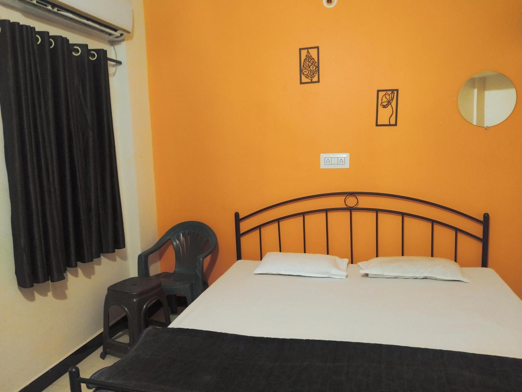Shivlok Guest House Удджайн Экстерьер фото